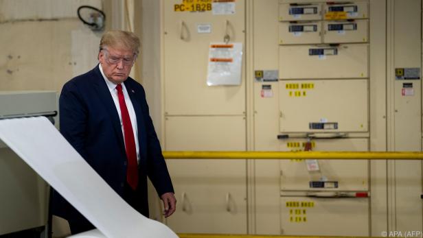 Donald Trump besuchte Maskenhersteller