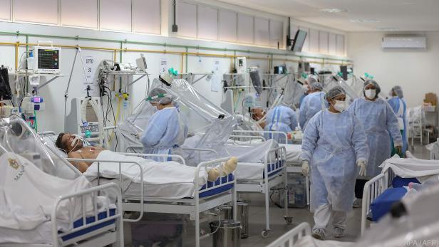 Voll belegte Intensivstation in einem Krankenhaus in Manaus