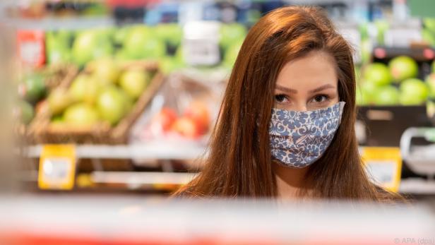 Derzeit gilt in Österreich beim Einkauf generell eine Maskenpflicht