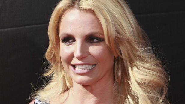 Britney Spears sinniert über ihre Brüste: "Verdammte Milchfabrik"