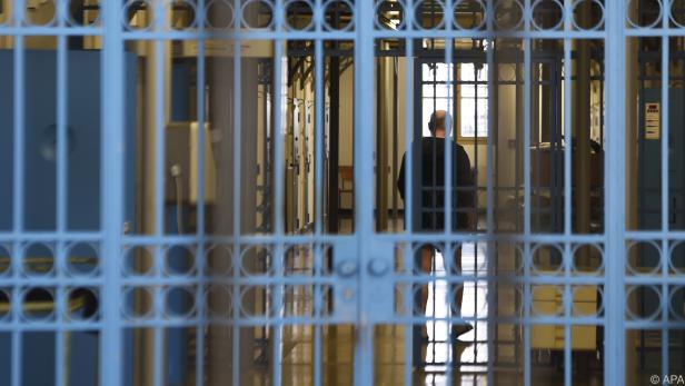 Die Angeklagten müssen mehrjährige Haftstrafen antreten