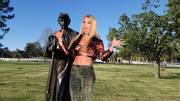 Eine Petition will Statuen von Sklavenhaltern mit Britney Spears ersetzen