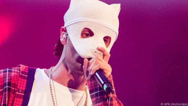 In seinem neuen Video hat Cro die Panda-Maske ersetzt