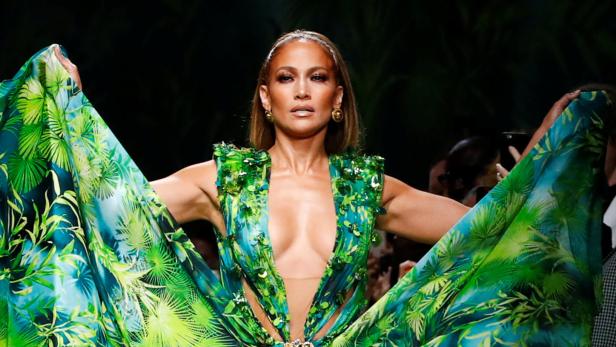 Jennifer Lopez erinnert die Welt mal wieder an ihr grünes Kleid