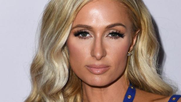 Paris Hilton erhebt schwere Vorwürfe gegen Internat: "Sie schlugen und würgten uns"