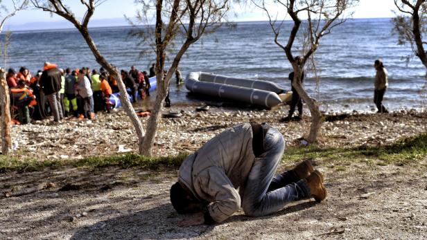 Migranten bei Ankunft auf Lesbos (Archivbild)