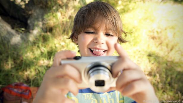 Eine ausrangierte oder günstige digitale Kompaktkamera ist ideal für Kids