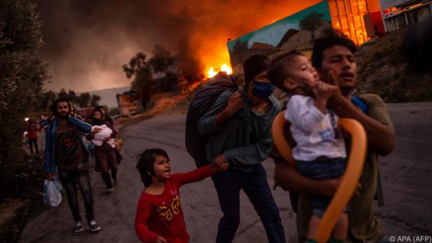12.000 Menschen flohen vor den Bränden im Flüchtlingslager Moria