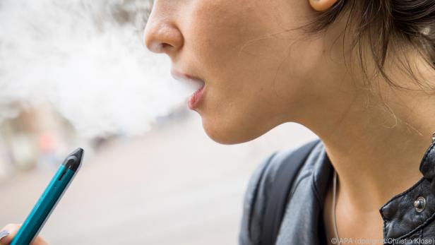 Bei E-Zigaretten wird eine Aroma-Flüssigkeit (Liquid) erhitzt