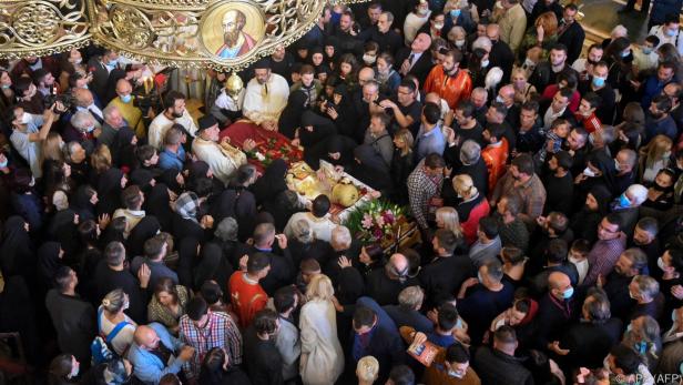 Irinej leitete Begräbnis für an Covid verstorbenen montenegrinischen Bischof