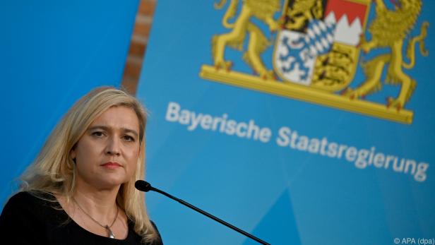Bayerns Gesundheitsministerin: Verzicht auf Reisen