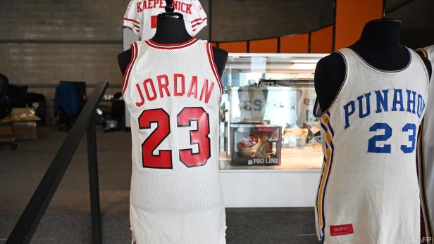 Jordans Chicago-Bulls-Trikot für 320.000 Dollar versteigert