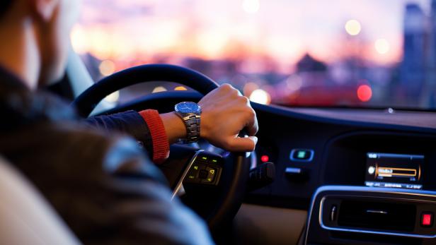 Studie: Millennials sind die schlechtesten AutofahrerInnen
