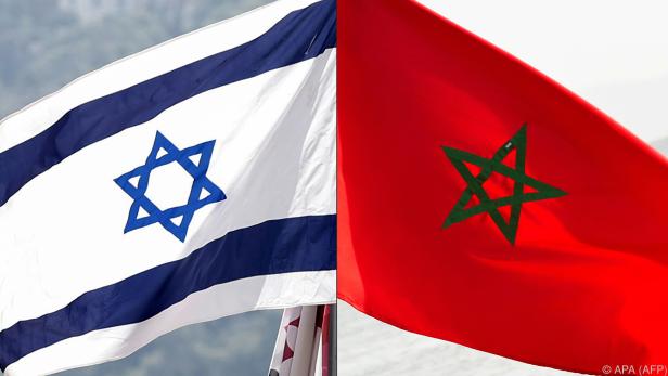 Flaggen Israels und Marokkos