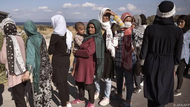 Tausende Menschen warten im Flüchtlingslager Kara Tepe auf Lesbos