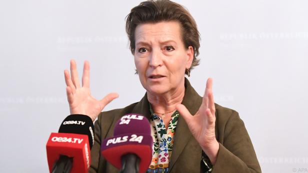 Heinisch-Hosek (SPÖ) kritisiert Frauenministerin Raab (ÖVP)