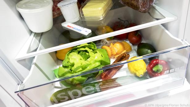 Ein Kühlschrank verbraucht besonders viel Energie, wenn er geöffnet ist
