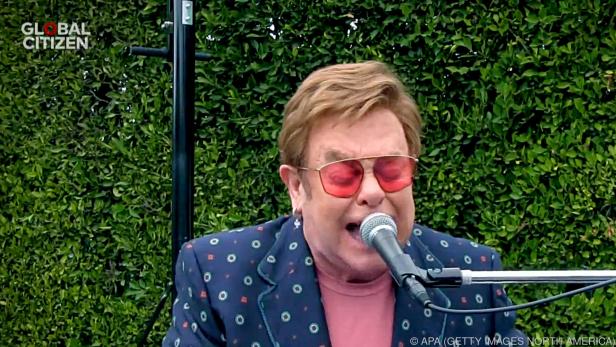 Popstar Elton John setzt sich für junge Kollegen ein