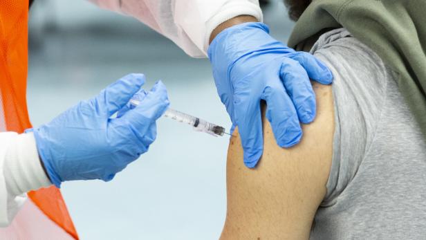 Britische Variante könnte weiter mutieren und Wirksamkeit der Impfstoffe beeinträchtigen