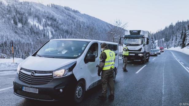 Ausreisetestkontrolle durch das österreichische Bundesheer