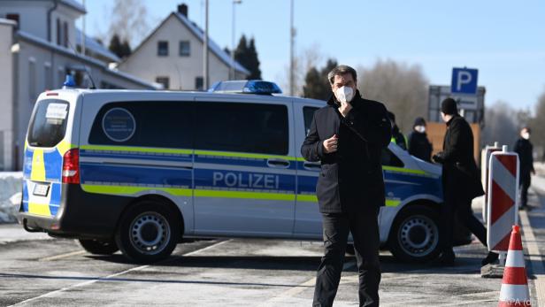 Söder macht sich ein Bild von der Lage an der Grenze zu Tschechien