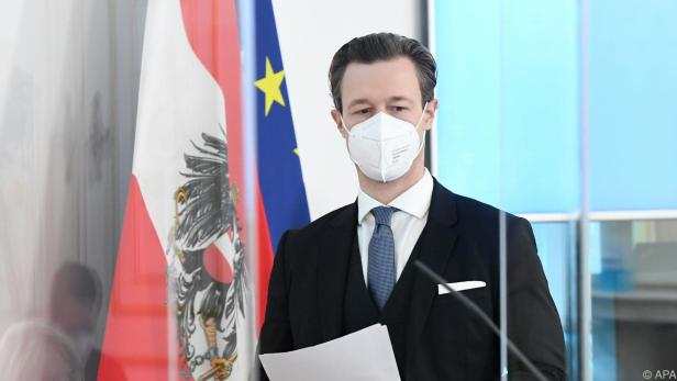 Ermittlungen gegen Finanzminister Blümel rufen die ÖVP auf den Plan