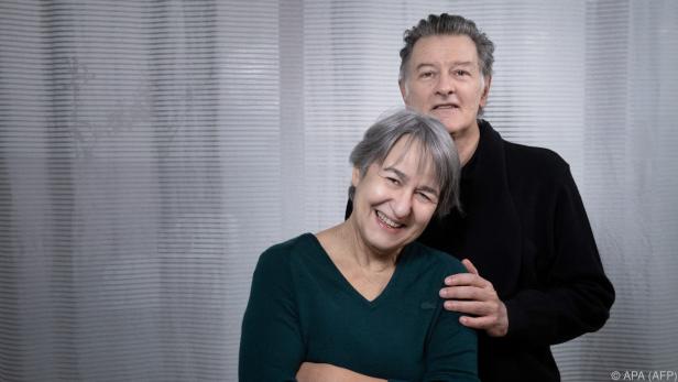Anne Lacaton und Jean-Philippe Vassal freuen sich über Pritzker-Preis