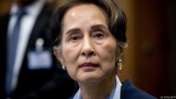 Suu Kyi in sechs Fällen beschuldigt
