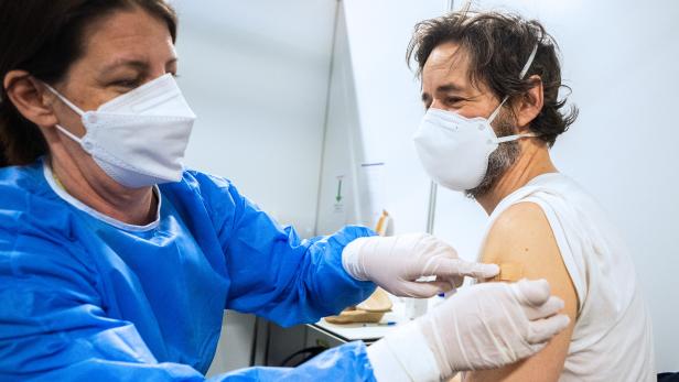 Wiener Ärztekammer fordert rascheste COVID-Impfung von Jüngeren