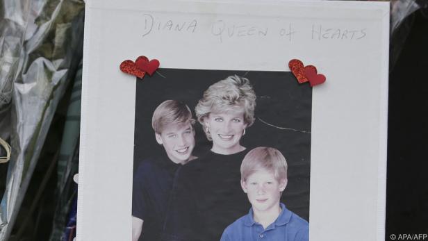 Prinzessin Diana mit ihren Söhnen William und Harry
