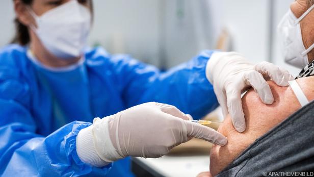 Mehr als 3,6 Millionen Österreicher sind zumindest Erstgeimpft