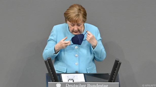 Angela Merkel bei ihrer Regierungserklärung im Bundestag in Berlin