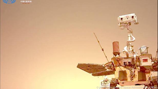Rover "Zhurong" auf der Marsoberfläche