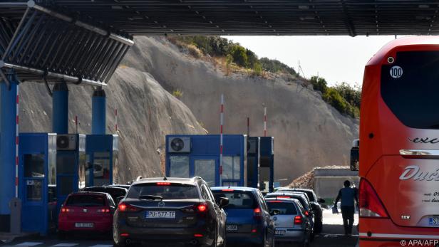Staus an einem kroatisch-bosnischen Grenzübergang