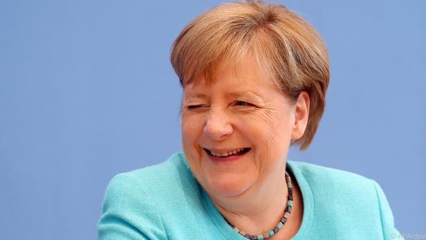 Gut gelaunte Kanzlerin Merkel beim Sommerinterview