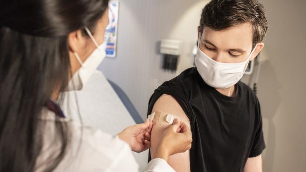 Dritte Impfung nach AstraZeneca: Wann sollte man sich impfen lassen?