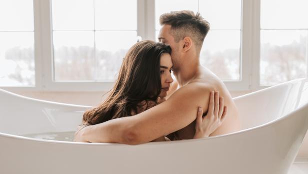 Sex in der Badewanne: Stellungen, die tatsächlich funktionieren