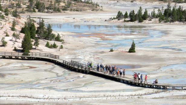 Wie wäre es mit einem Besuch im Yellowstone Nationalpark?