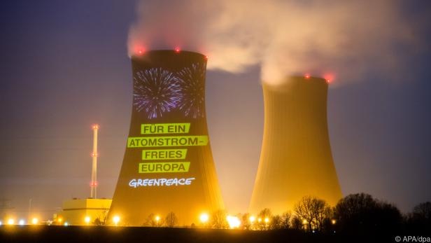 Greenpeace feierte in Grohnde mit einer Projektion
