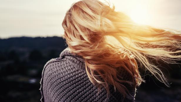 Diese 5 Dinge könnten deinen Haarausfall begünstigen