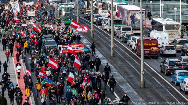 In Linz wird regelmäßig gegen Corona-Maßnahmen demonstriert