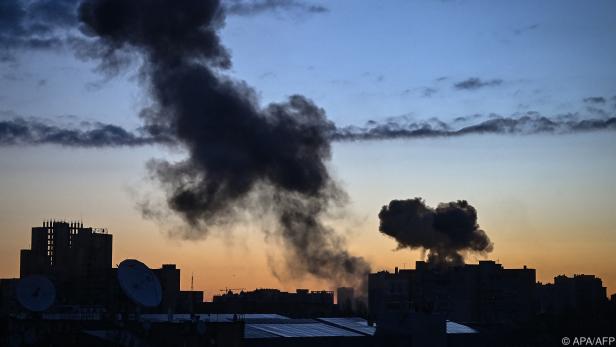 Dicht Rauchwolken über Kiew