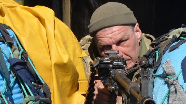 Ukrainischer Soldat in Charkiw