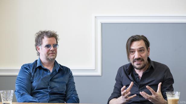 Gitarrist Max Bieder und Sänger Christian Stani beim Interview