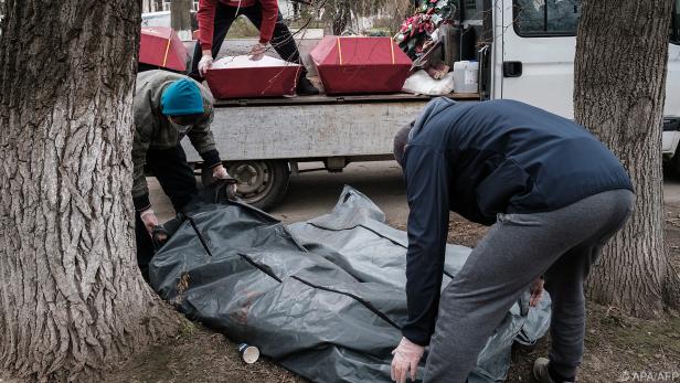 Hunderte Leichen von Zivilisten wurden entdeckt