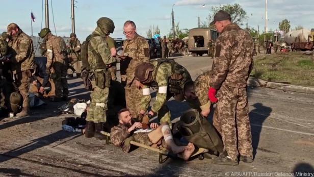 Zahlreiche ukrainische Soldaten ergaben sich