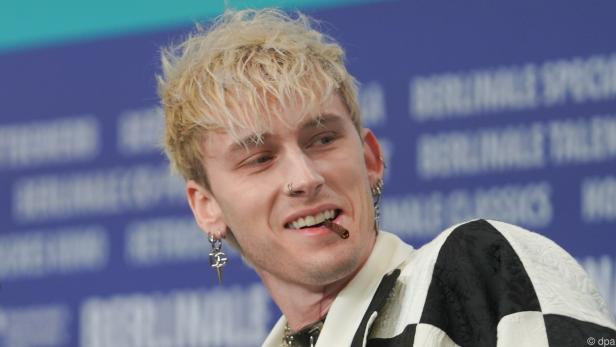 Nacktfoto-Verwirrung: Machine Gun Kelly plötzlich ohne Tattoos?