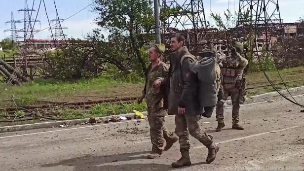 Ukrainische Kriegsgefangene aus dem Stahlwerk in Mariupol