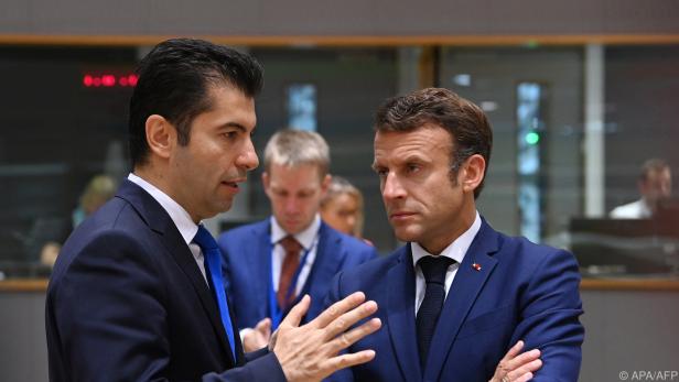 Der unter Druck geratene Petkow und Frankreichs Präsident Macron