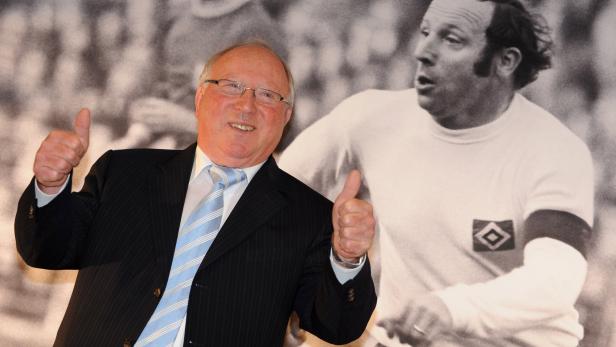 Uwe Seeler turns 85